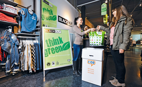 Récup' chez Blackout.