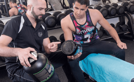 Des protéines à boire pour la prise de muscles: choisir ou renoncer? Des protéines à boire pour la prise de muscles: choisir ou renoncer?