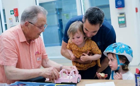 Réparation d'un jouet